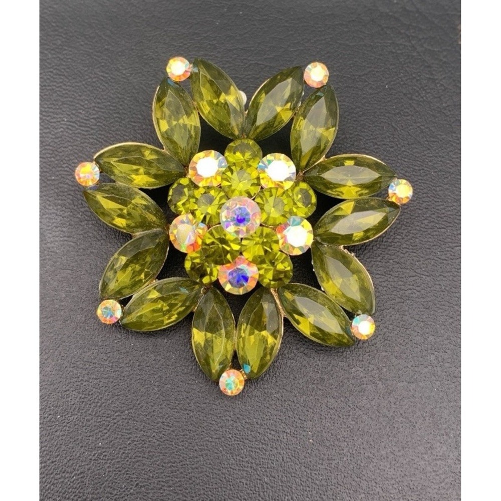 Beautiful Gold Tone Green & AB Aurora Borealis Rhinestone Flower Brooch